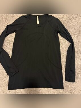 lululemon athletica Men's Long Sleeve Performance Tee in Black